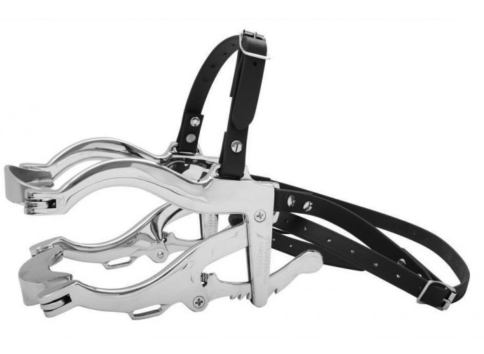 SE SPECULUM THAT HAS MANY OPENING UP RATCHETS THAT PROVIDE GREAT COMFORT FOR THE HORSE